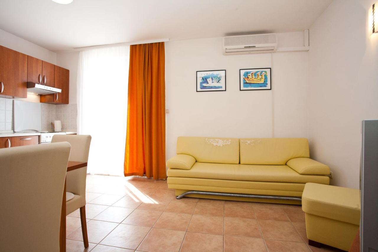 Apartments Glibo Near The Sea And Town Center! クルク エクステリア 写真